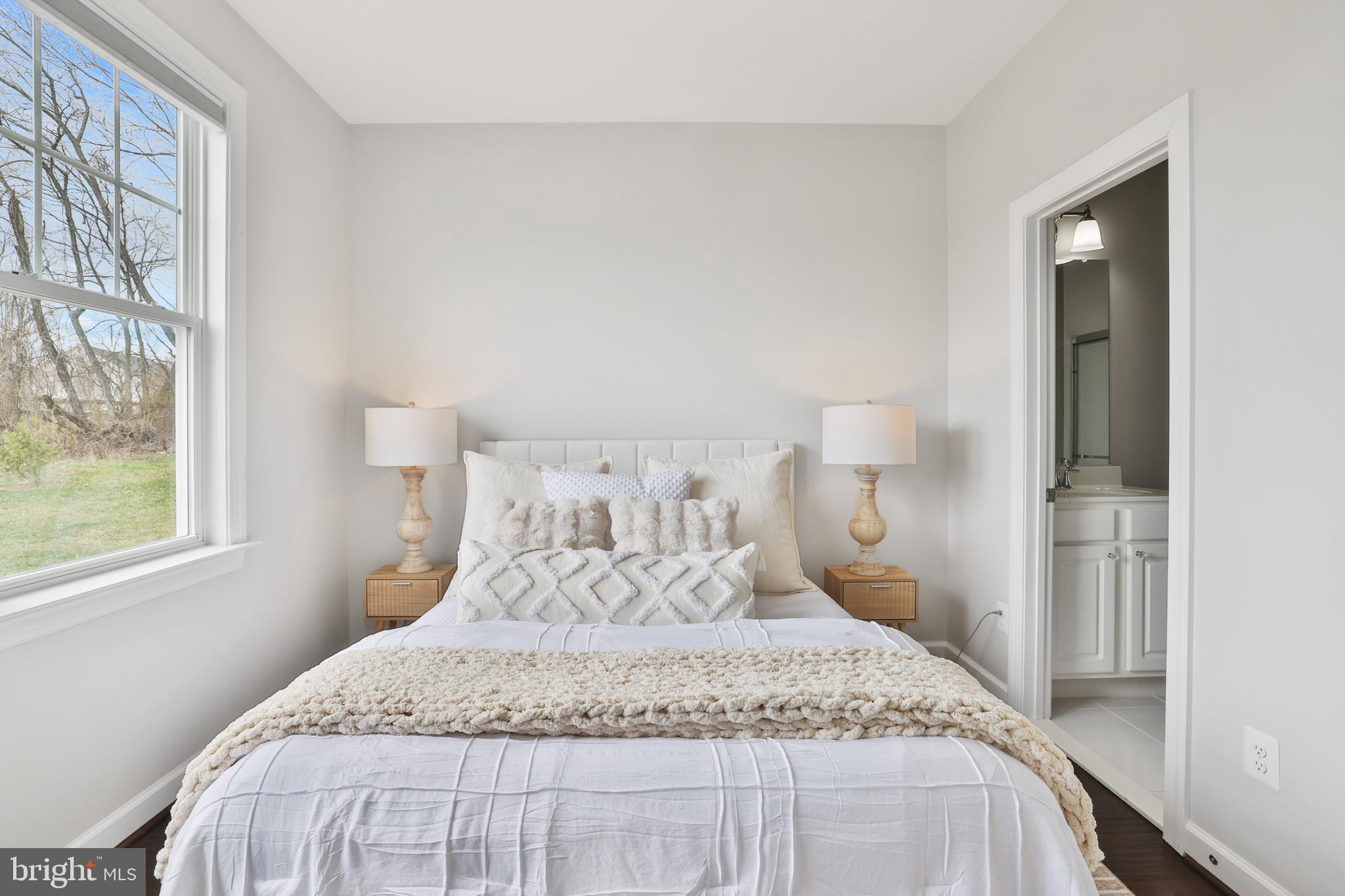 VILLAGE CASE - Residential