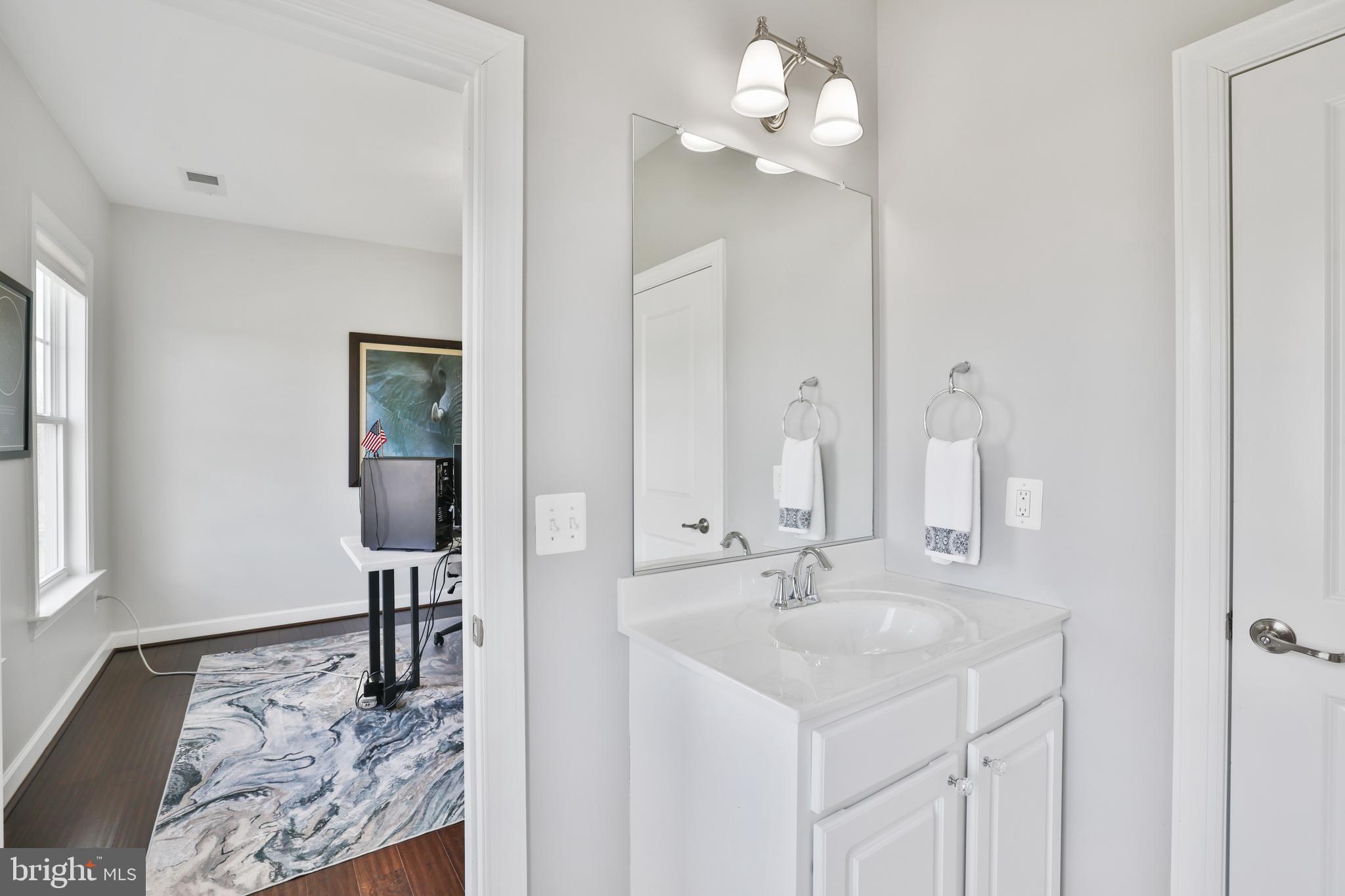 VILLAGE CASE - Residential