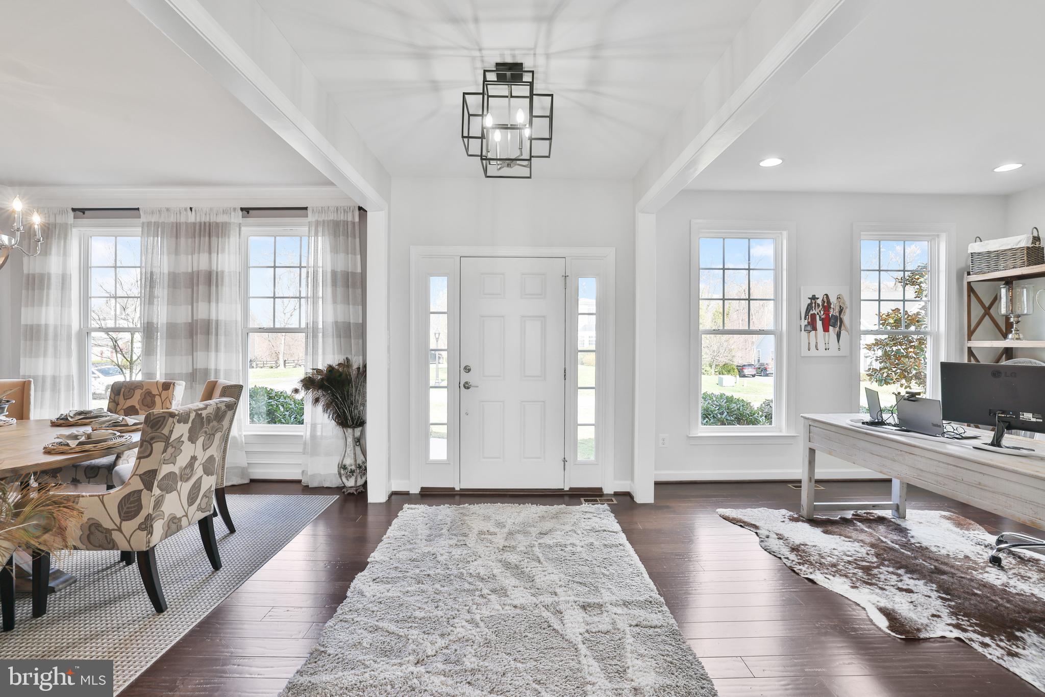 VILLAGE CASE - Residential