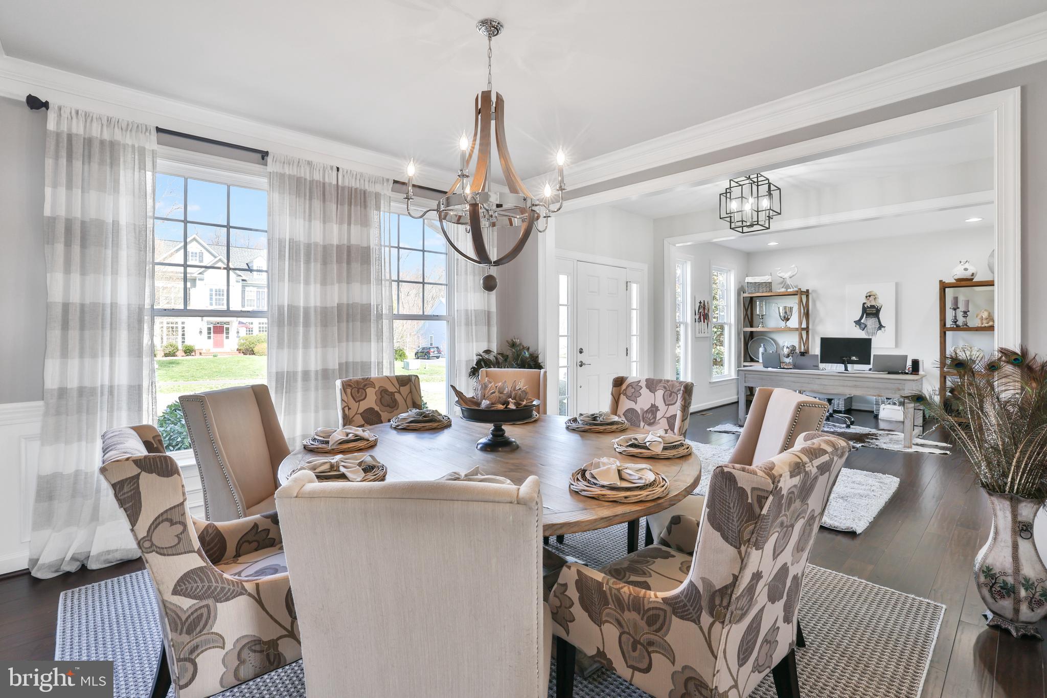 VILLAGE CASE - Residential