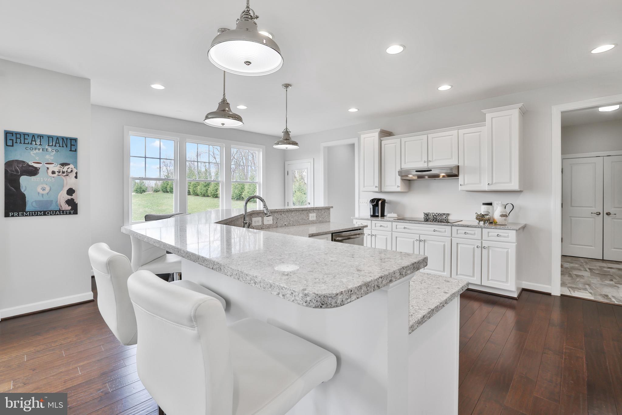 VILLAGE CASE - Residential