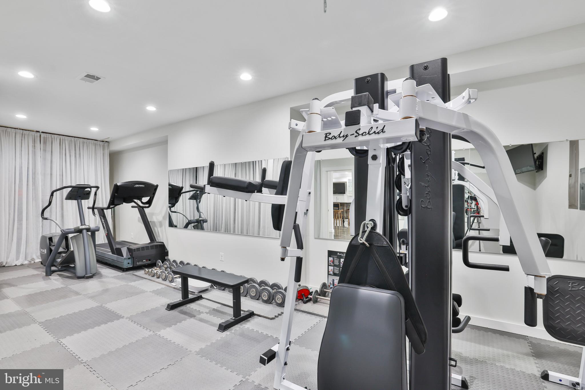 VILLAGE CASE - Residential