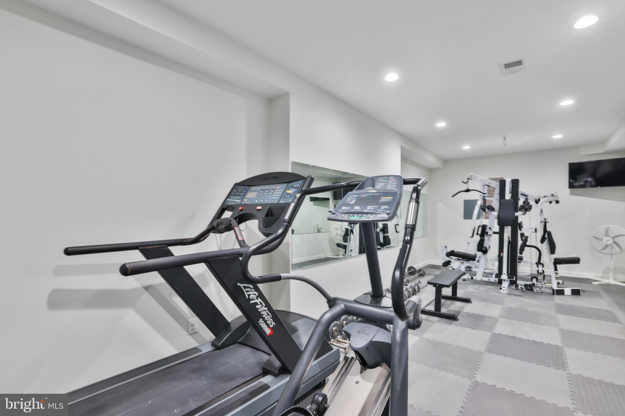 VILLAGE CASE - Residential