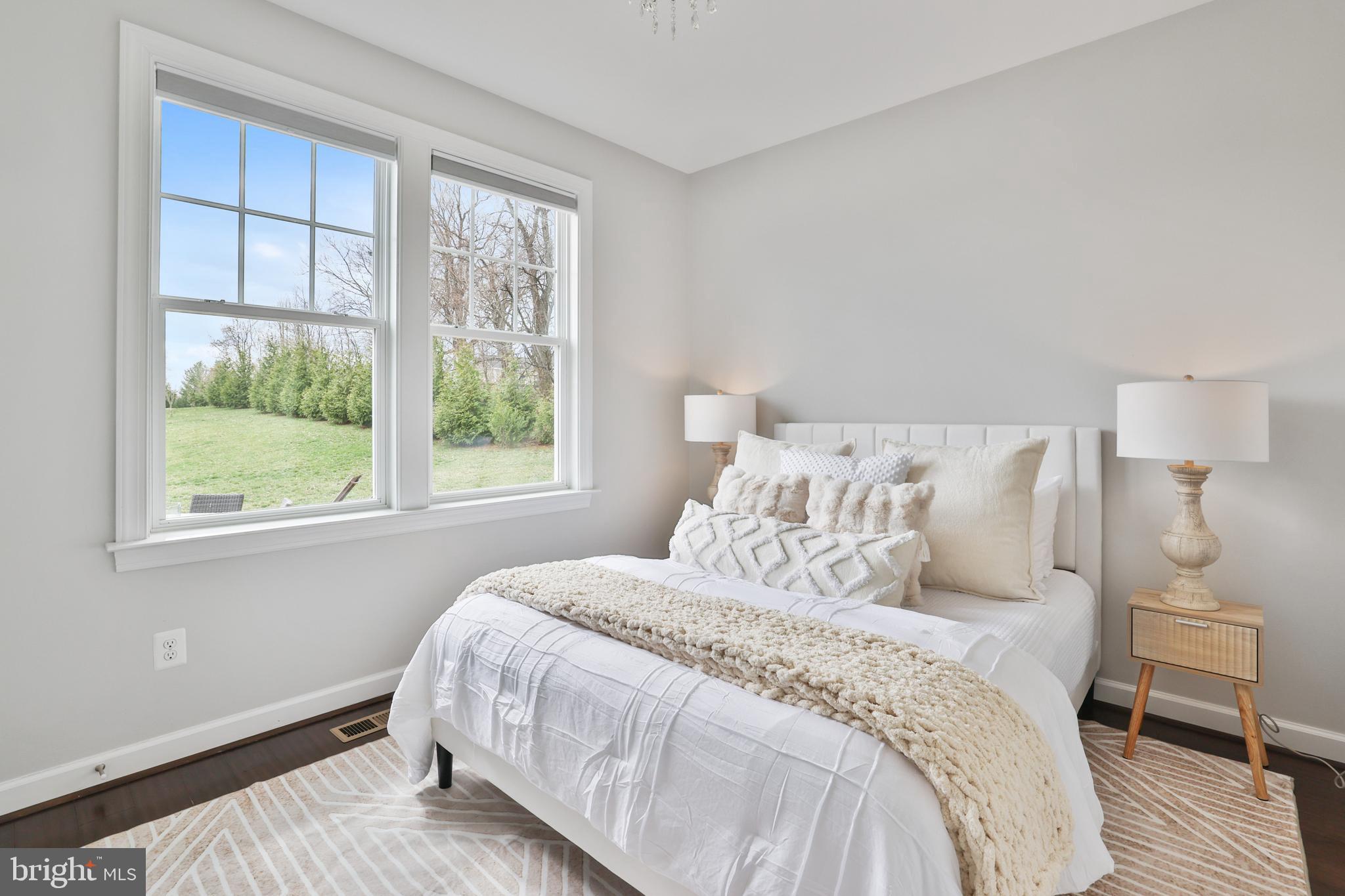 VILLAGE CASE - Residential