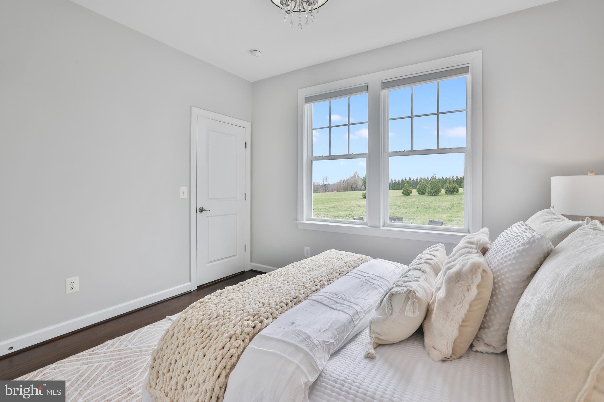 VILLAGE CASE - Residential