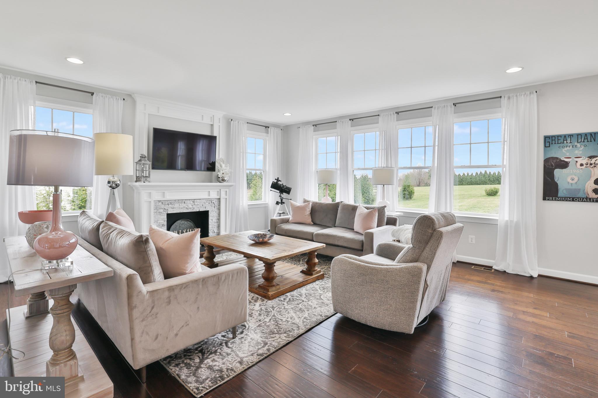 VILLAGE CASE - Residential