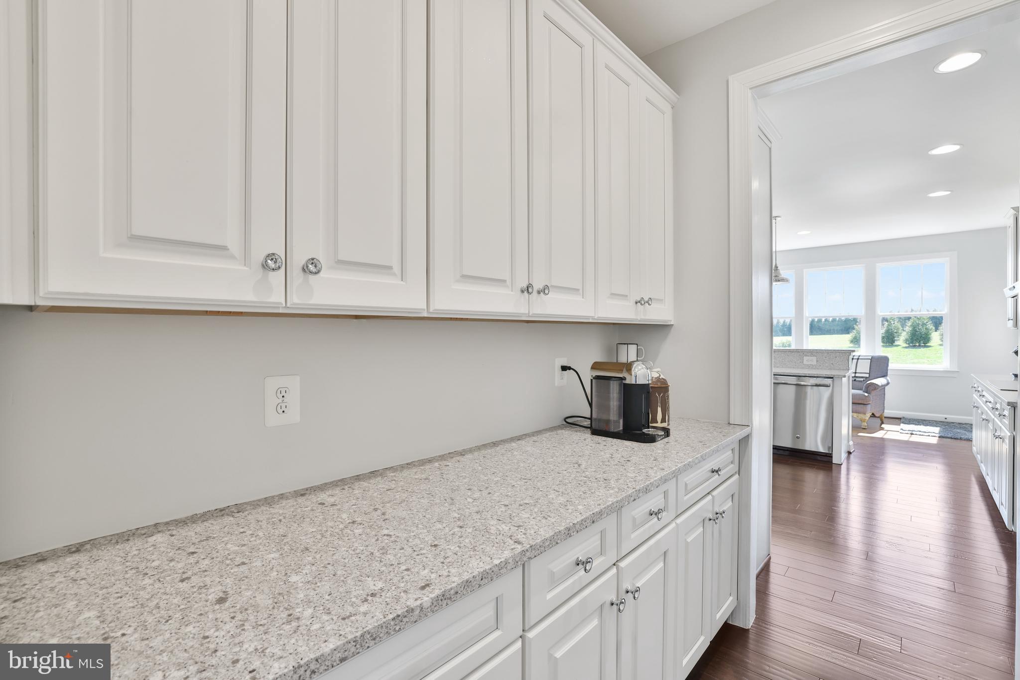 VILLAGE CASE - Residential