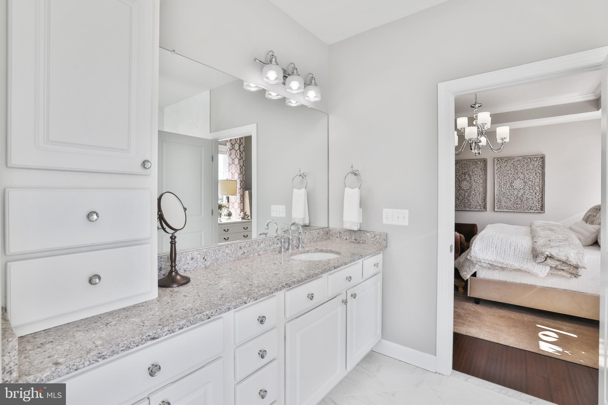 VILLAGE CASE - Residential