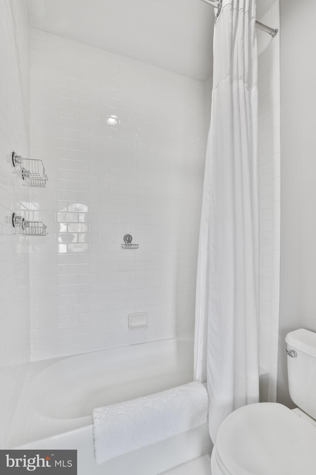 VILLAGE CASE - Residential