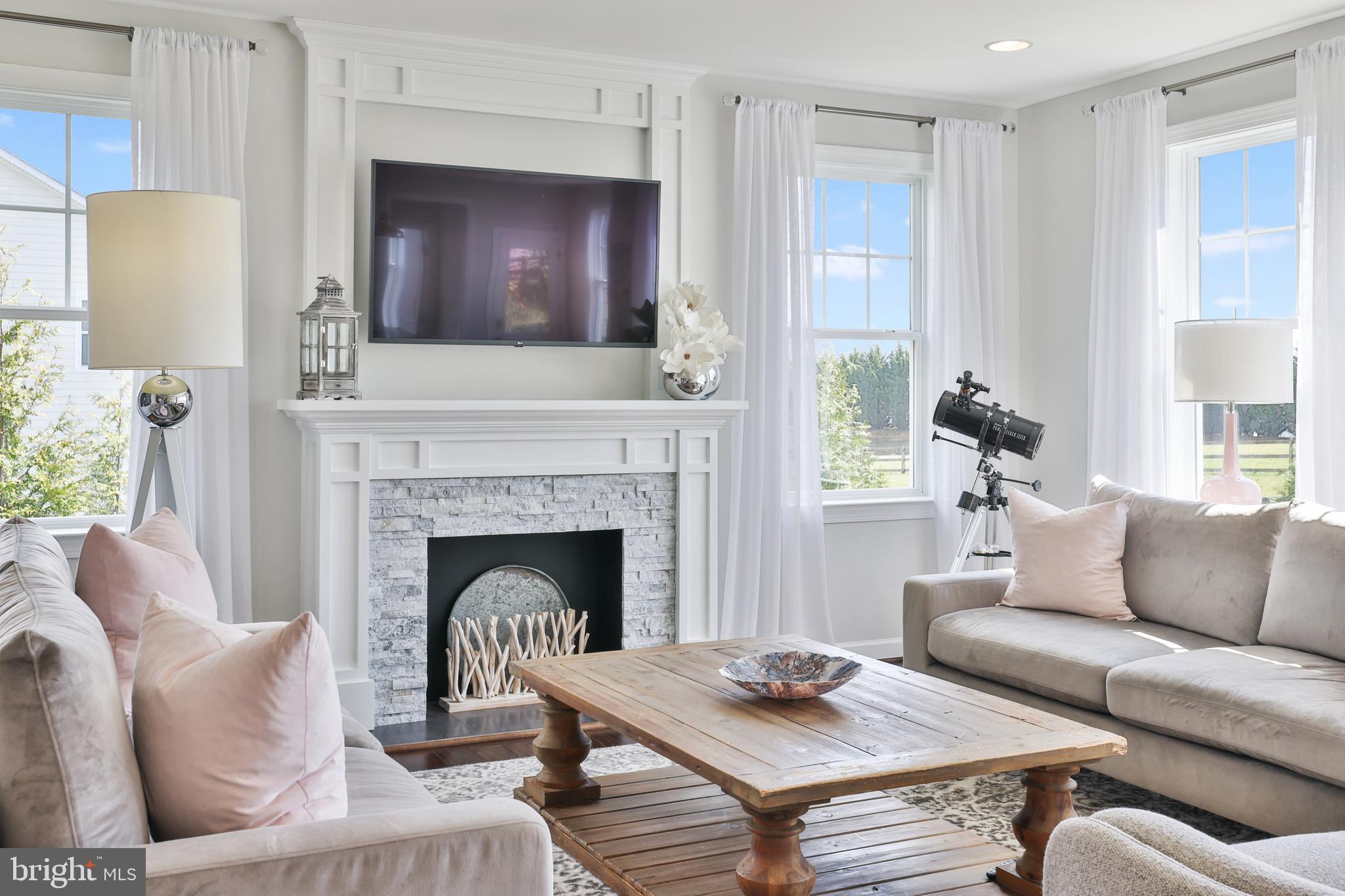 VILLAGE CASE - Residential