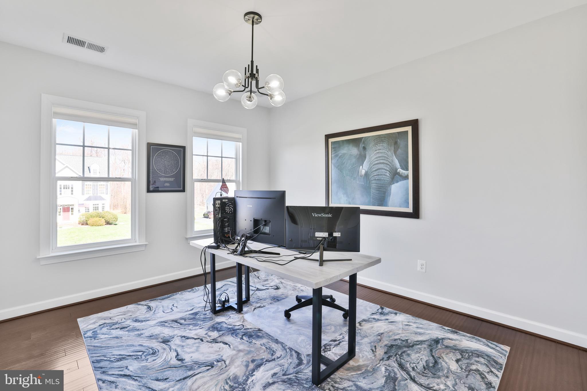 VILLAGE CASE - Residential