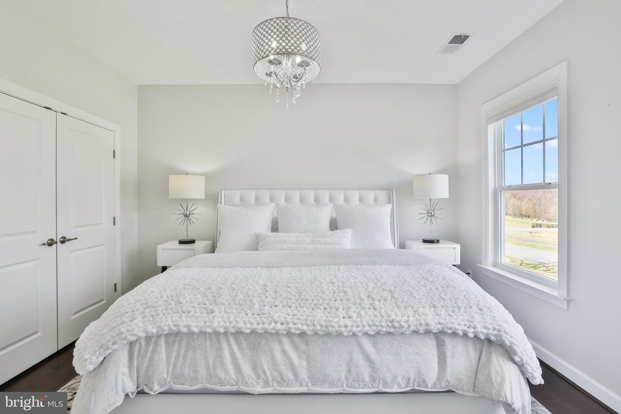 VILLAGE CASE - Residential