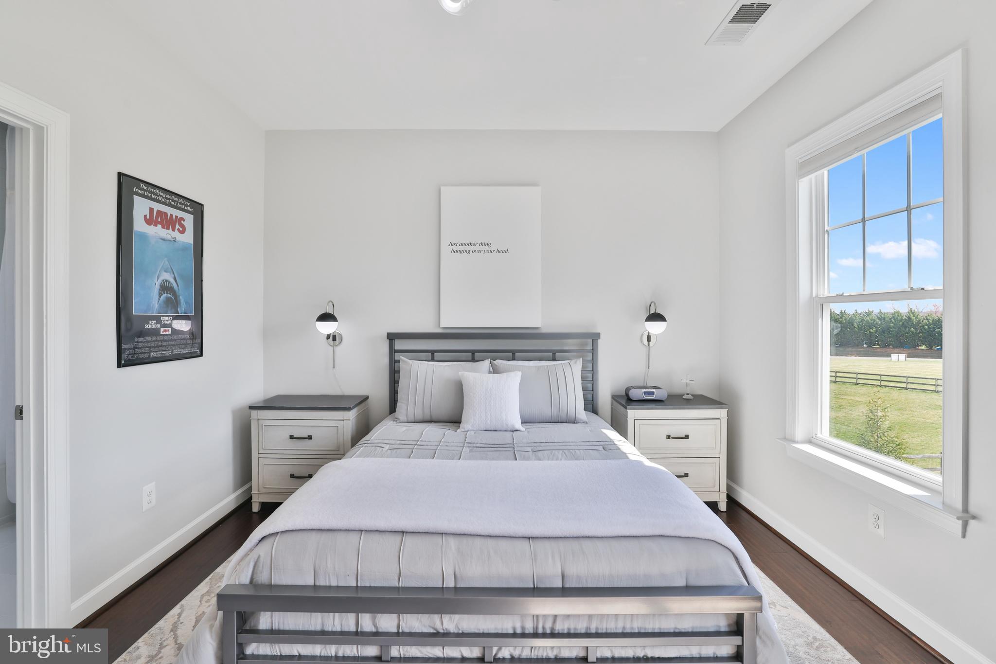 VILLAGE CASE - Residential