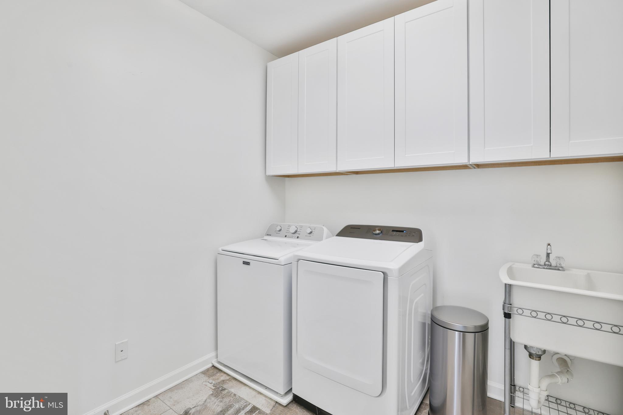 VILLAGE CASE - Residential