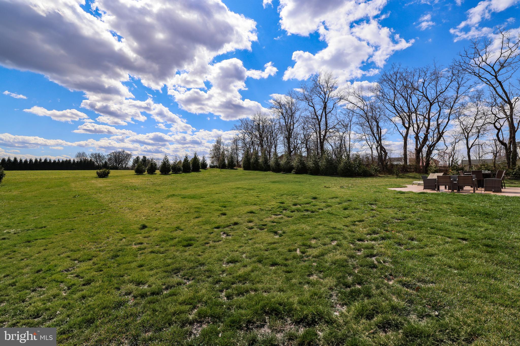 VILLAGE CASE - Residential