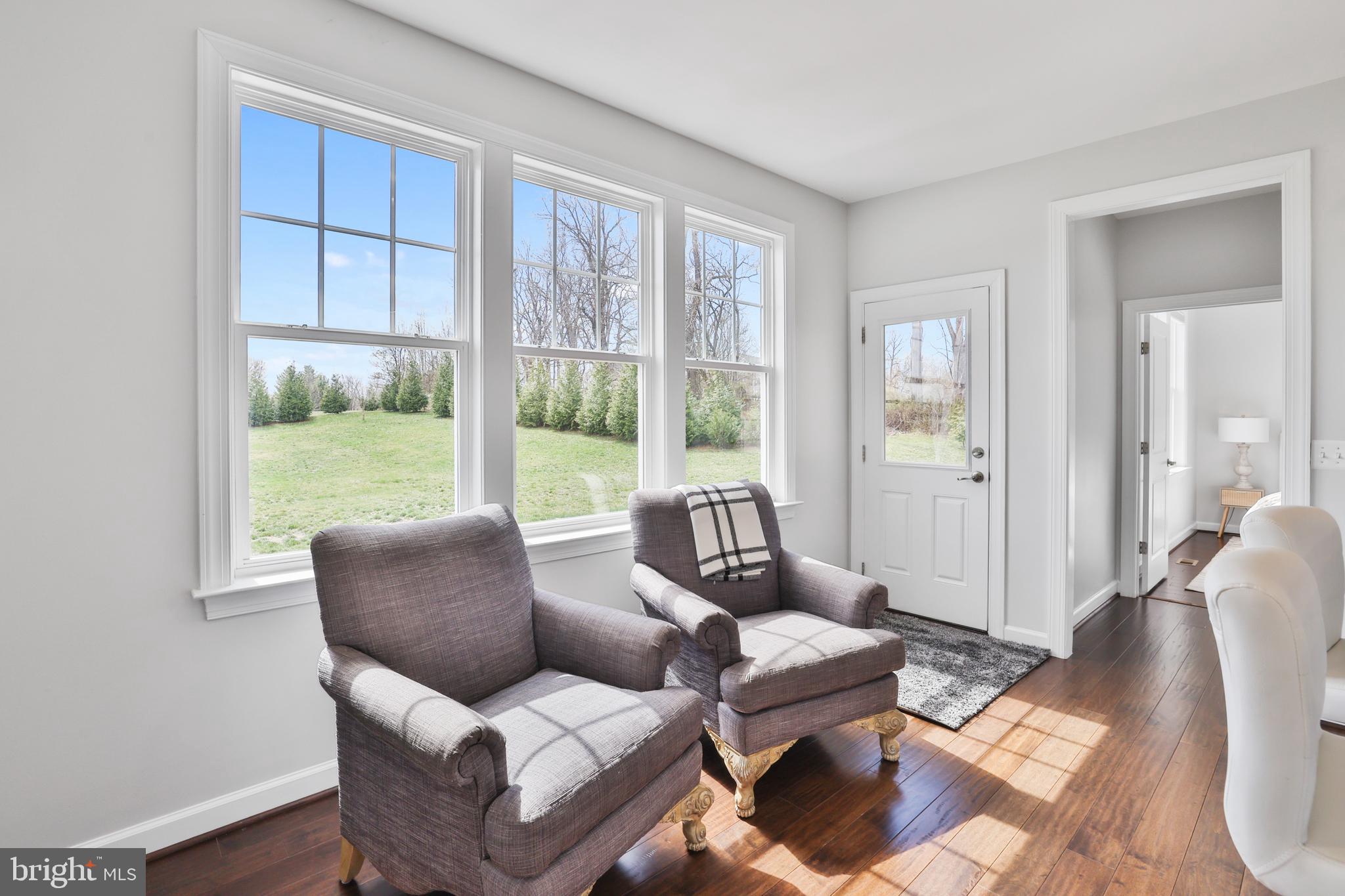 VILLAGE CASE - Residential