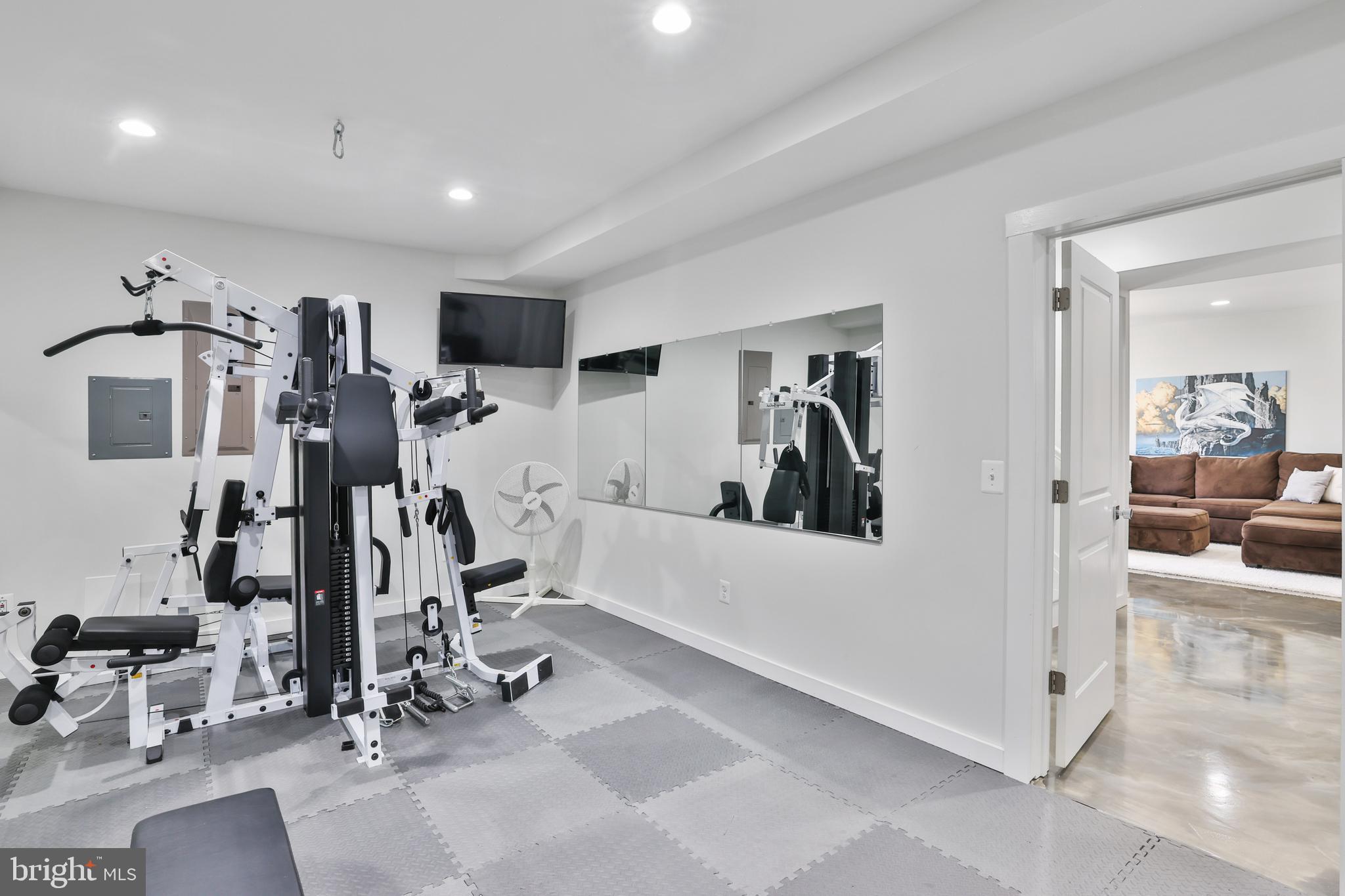 VILLAGE CASE - Residential