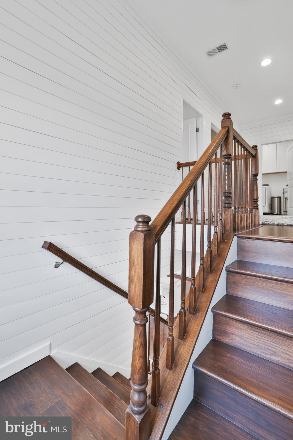 VILLAGE CASE - Residential