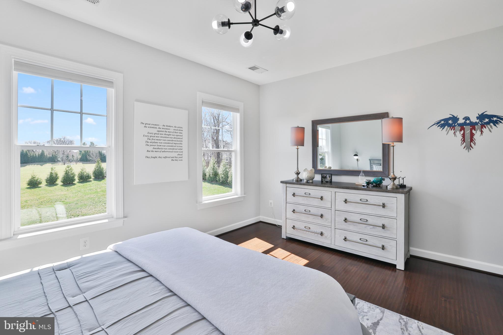 VILLAGE CASE - Residential