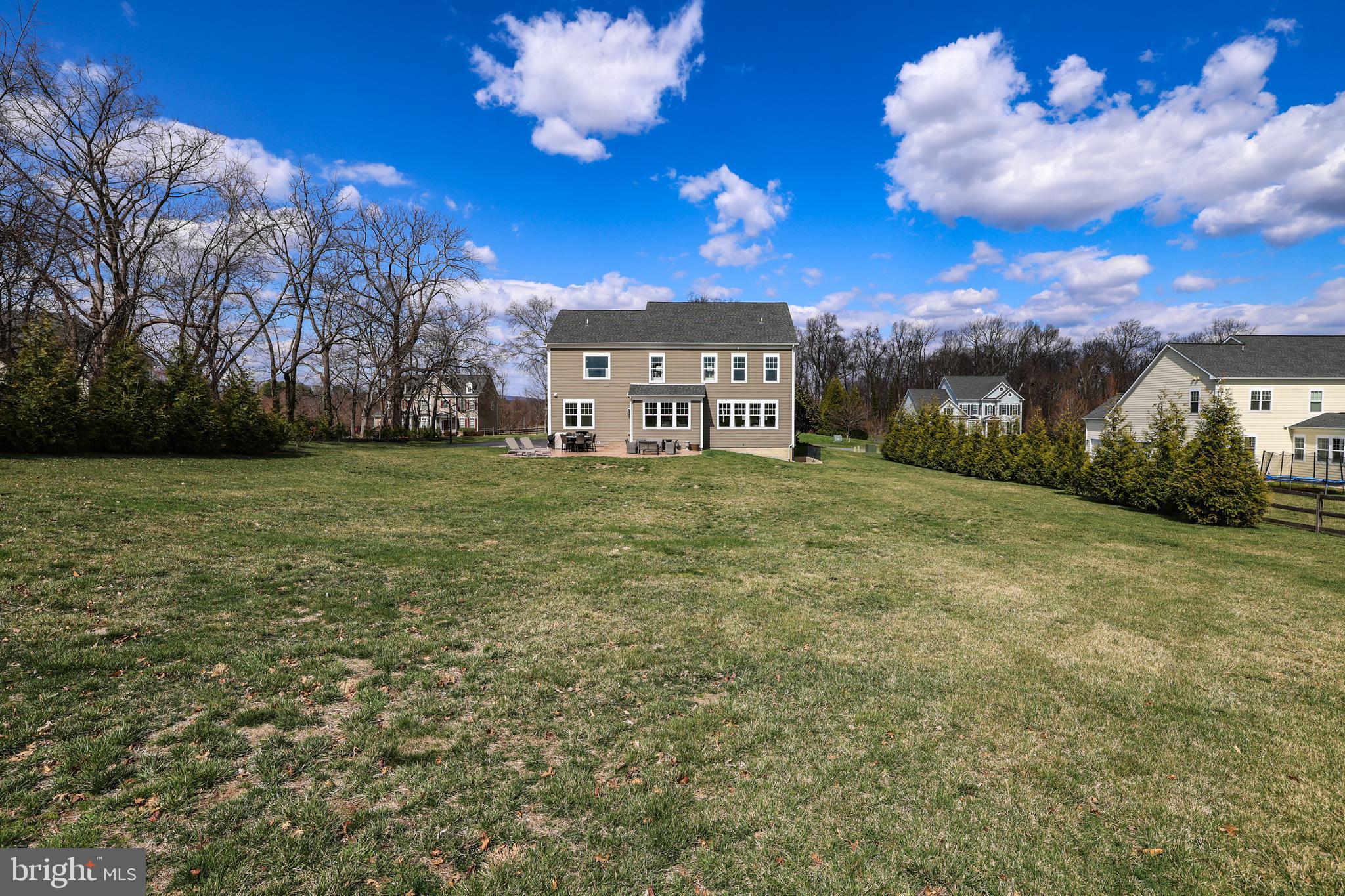 VILLAGE CASE - Residential