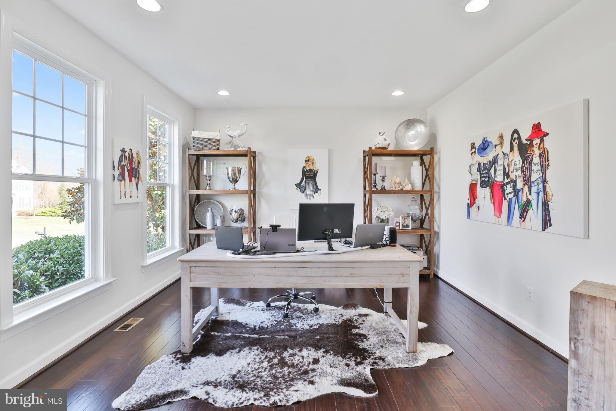 VILLAGE CASE - Residential