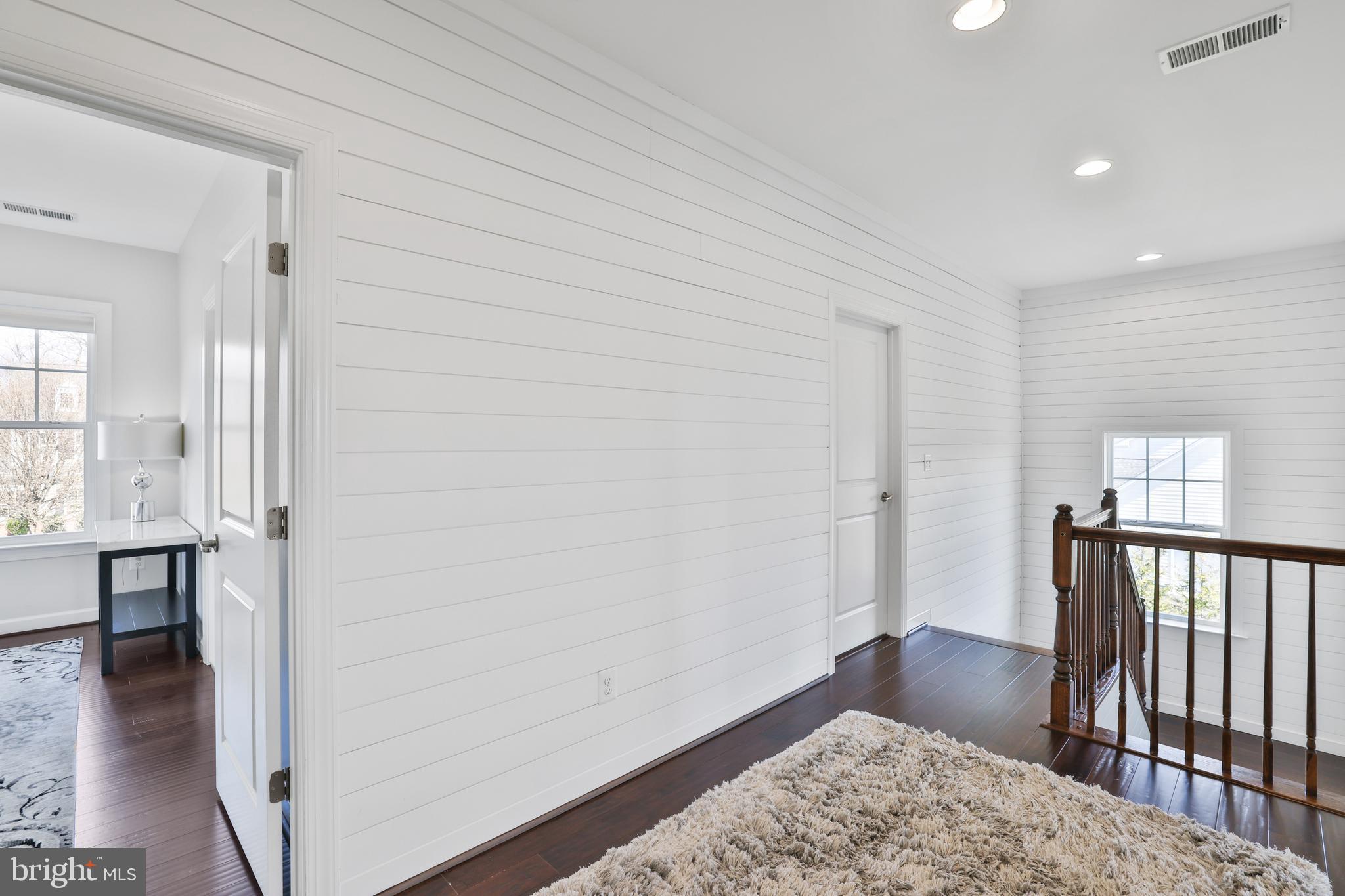 VILLAGE CASE - Residential