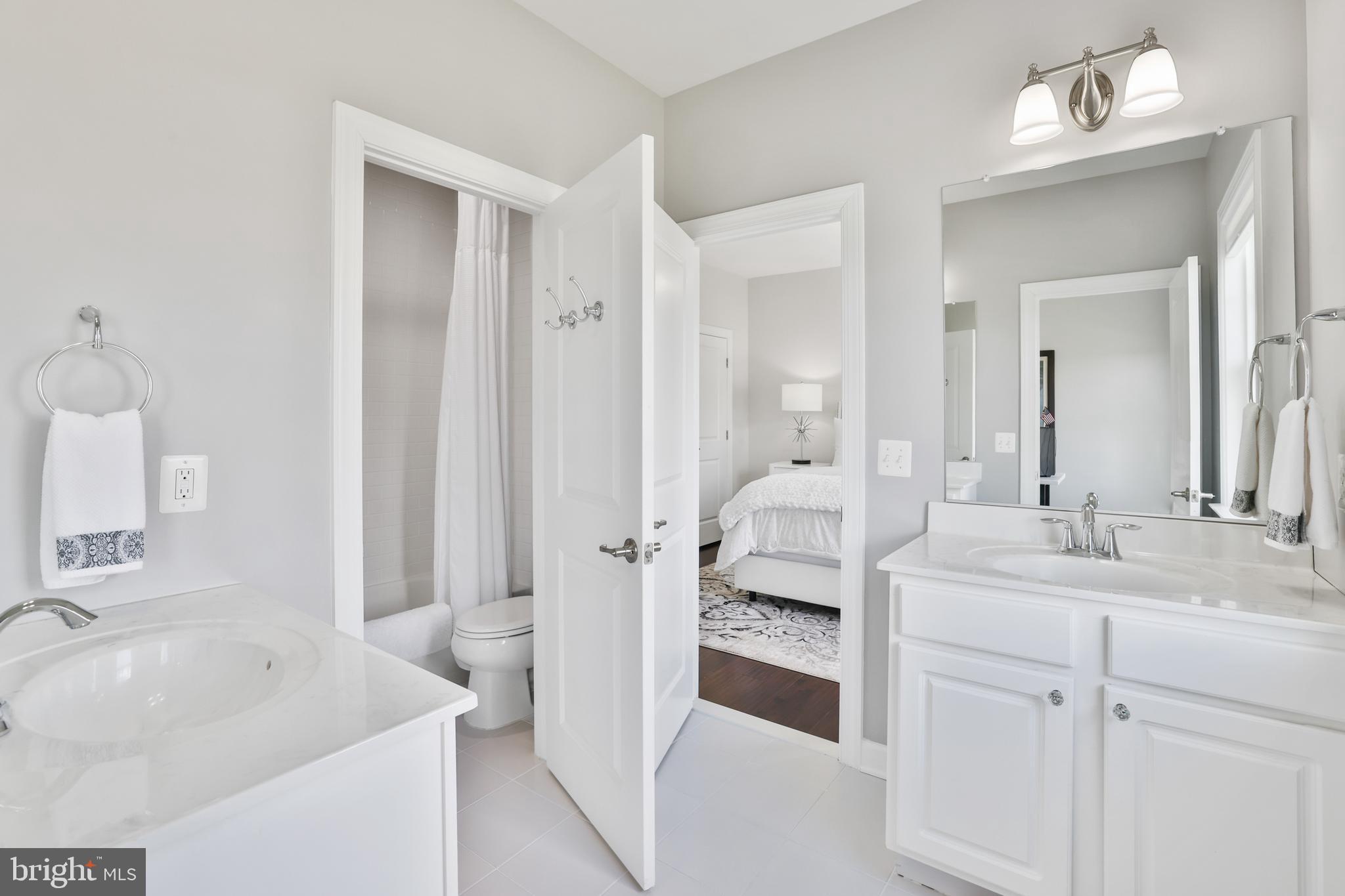 VILLAGE CASE - Residential