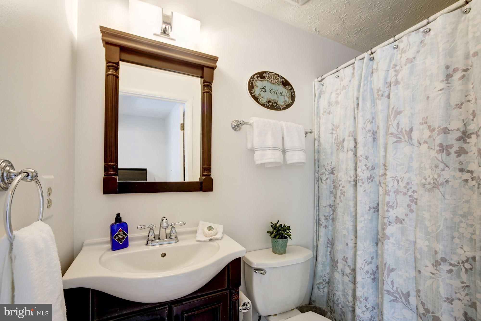 FAIRFAX CLUB ESTATES - Residential