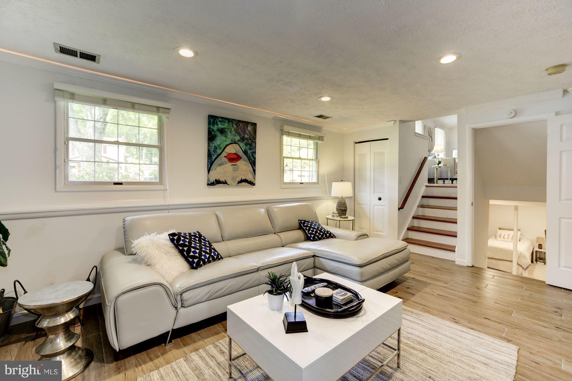 FAIRFAX CLUB ESTATES - Residential