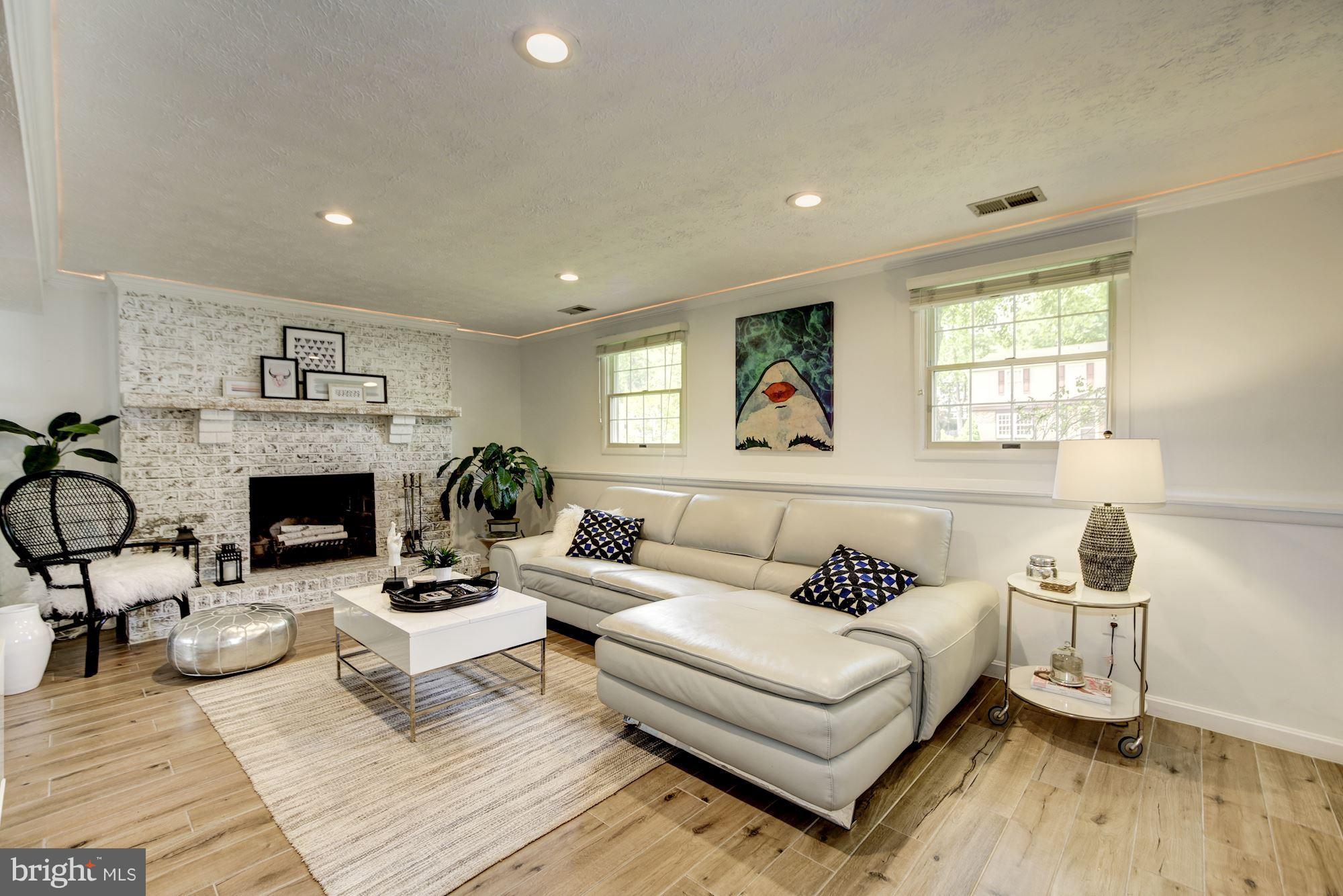 FAIRFAX CLUB ESTATES - Residential