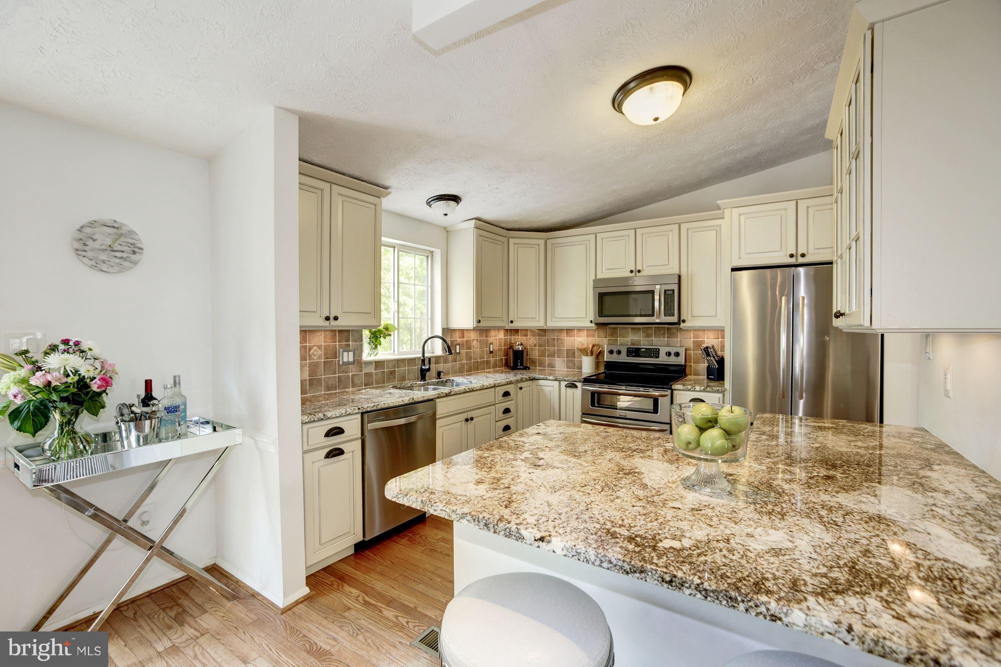 FAIRFAX CLUB ESTATES - Residential