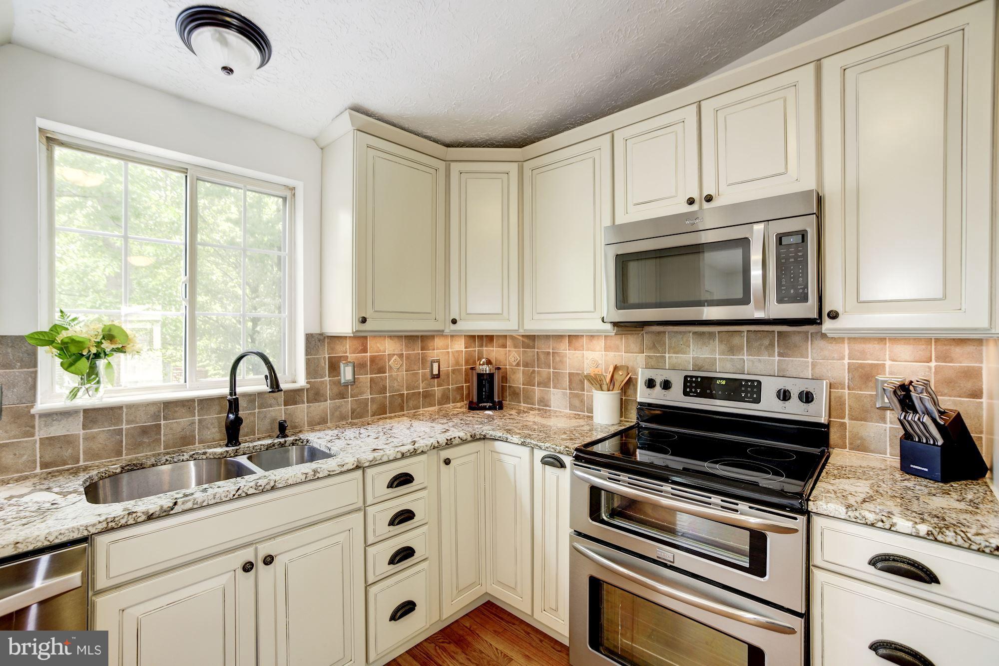 FAIRFAX CLUB ESTATES - Residential