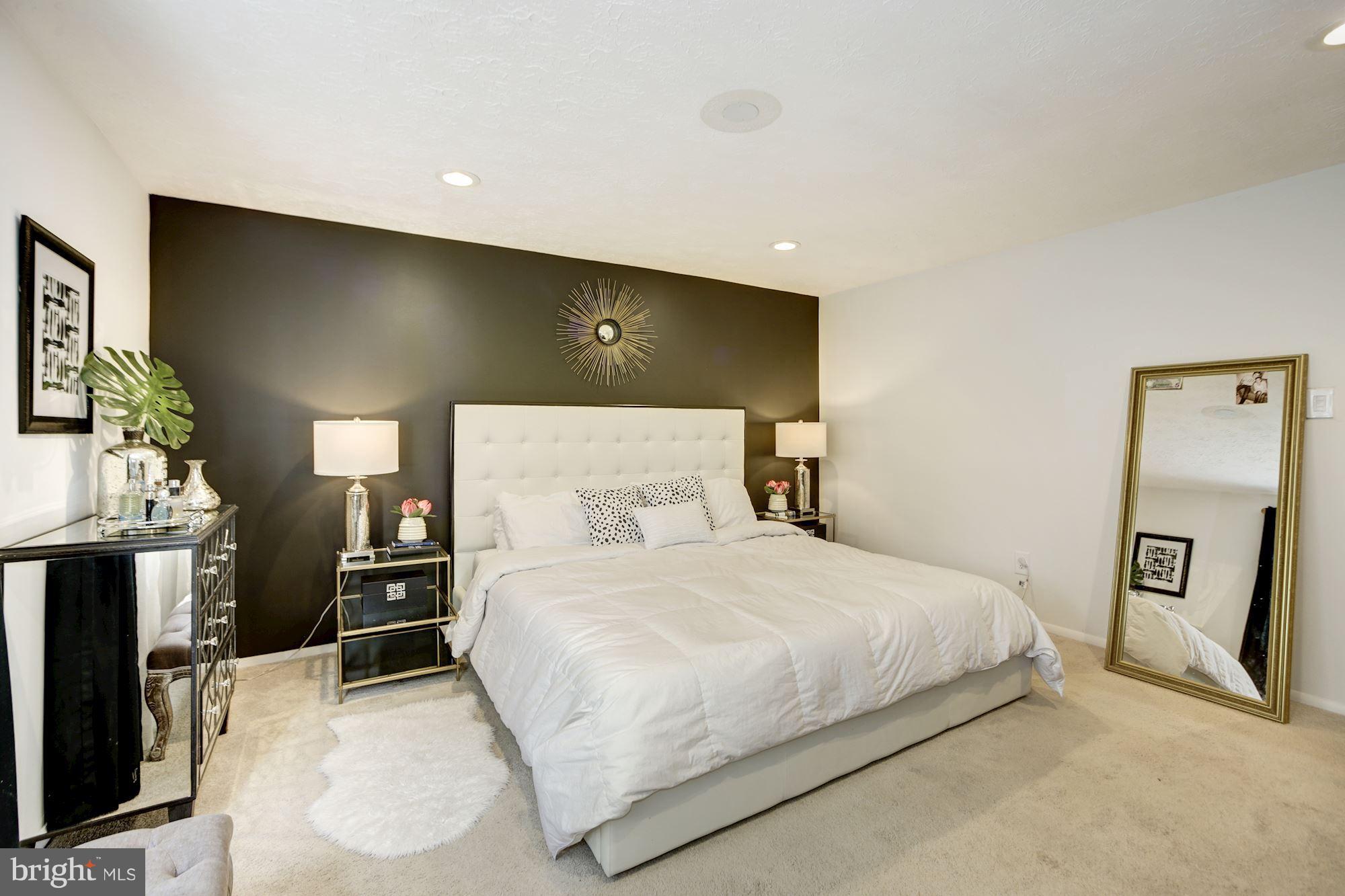 FAIRFAX CLUB ESTATES - Residential