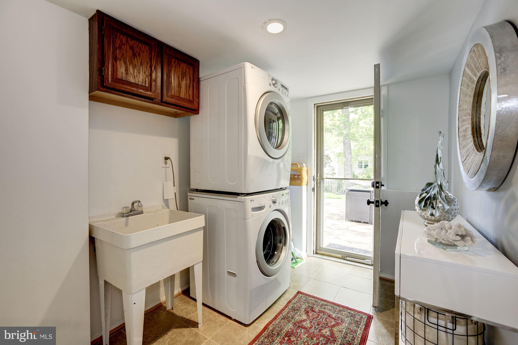 FAIRFAX CLUB ESTATES - Residential