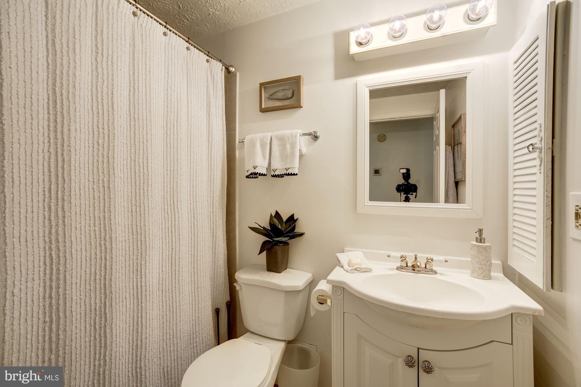 FAIRFAX CLUB ESTATES - Residential