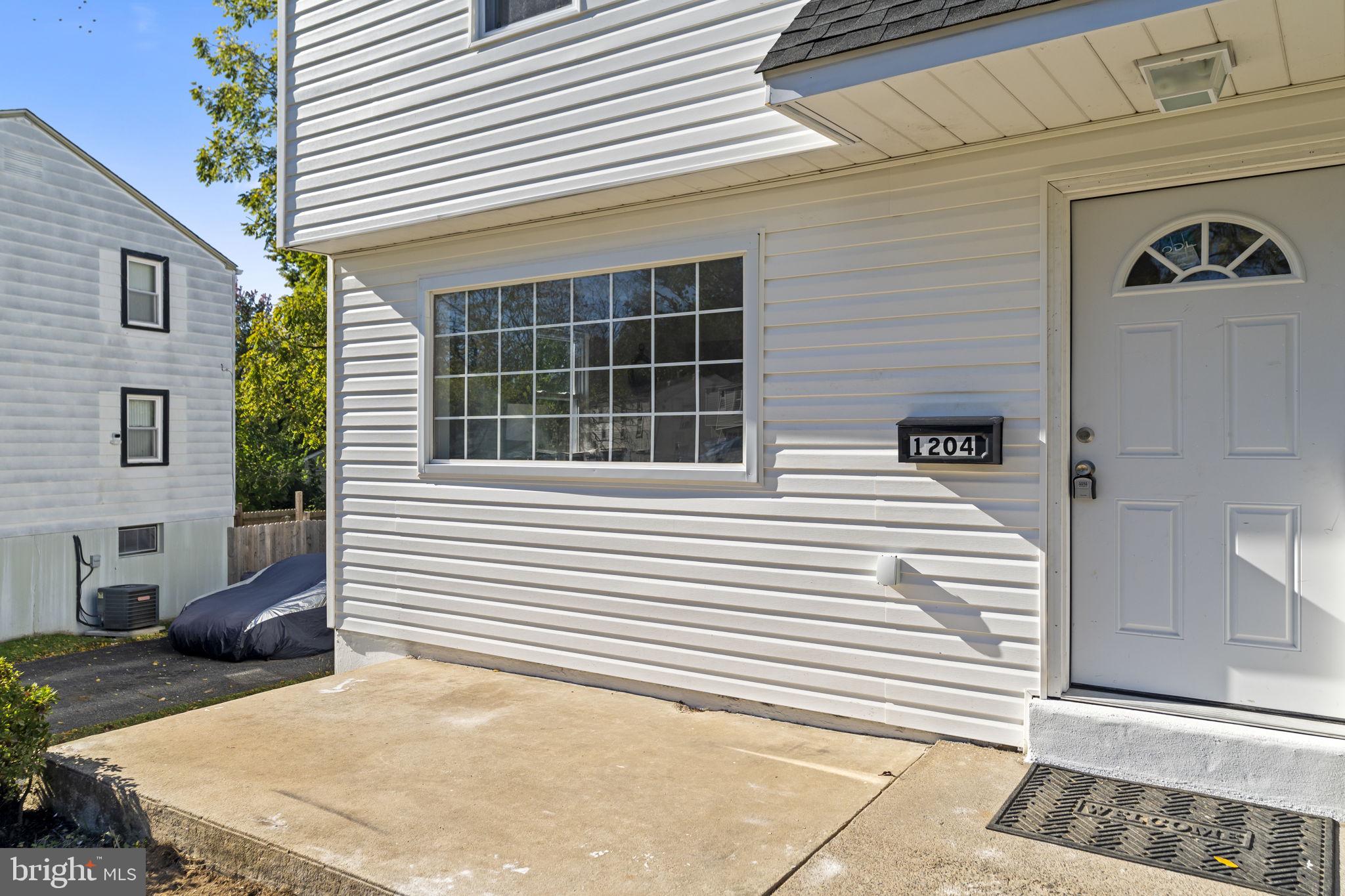 1204 MULBERRY STREET