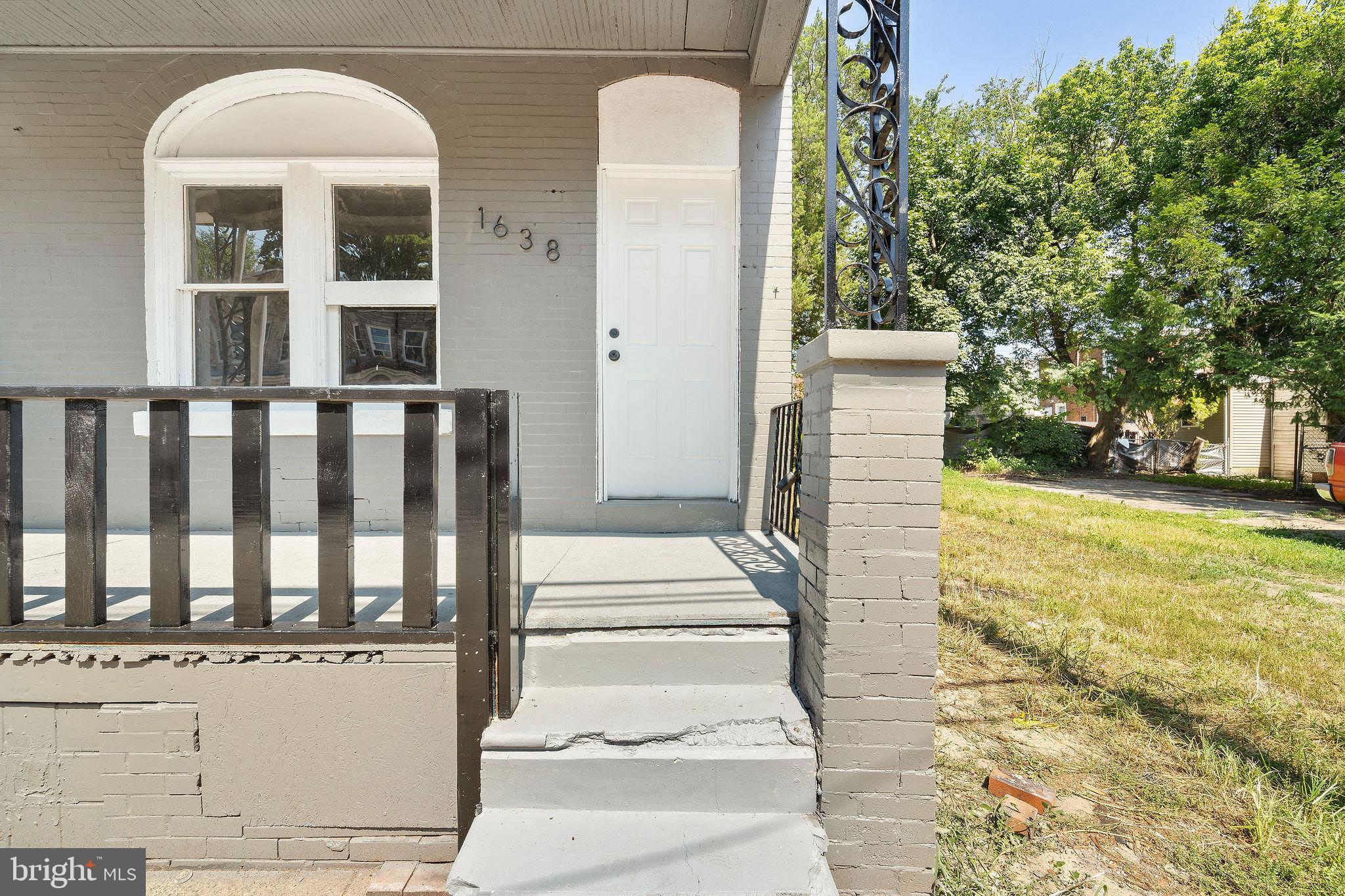 1638 PULASKI STREET