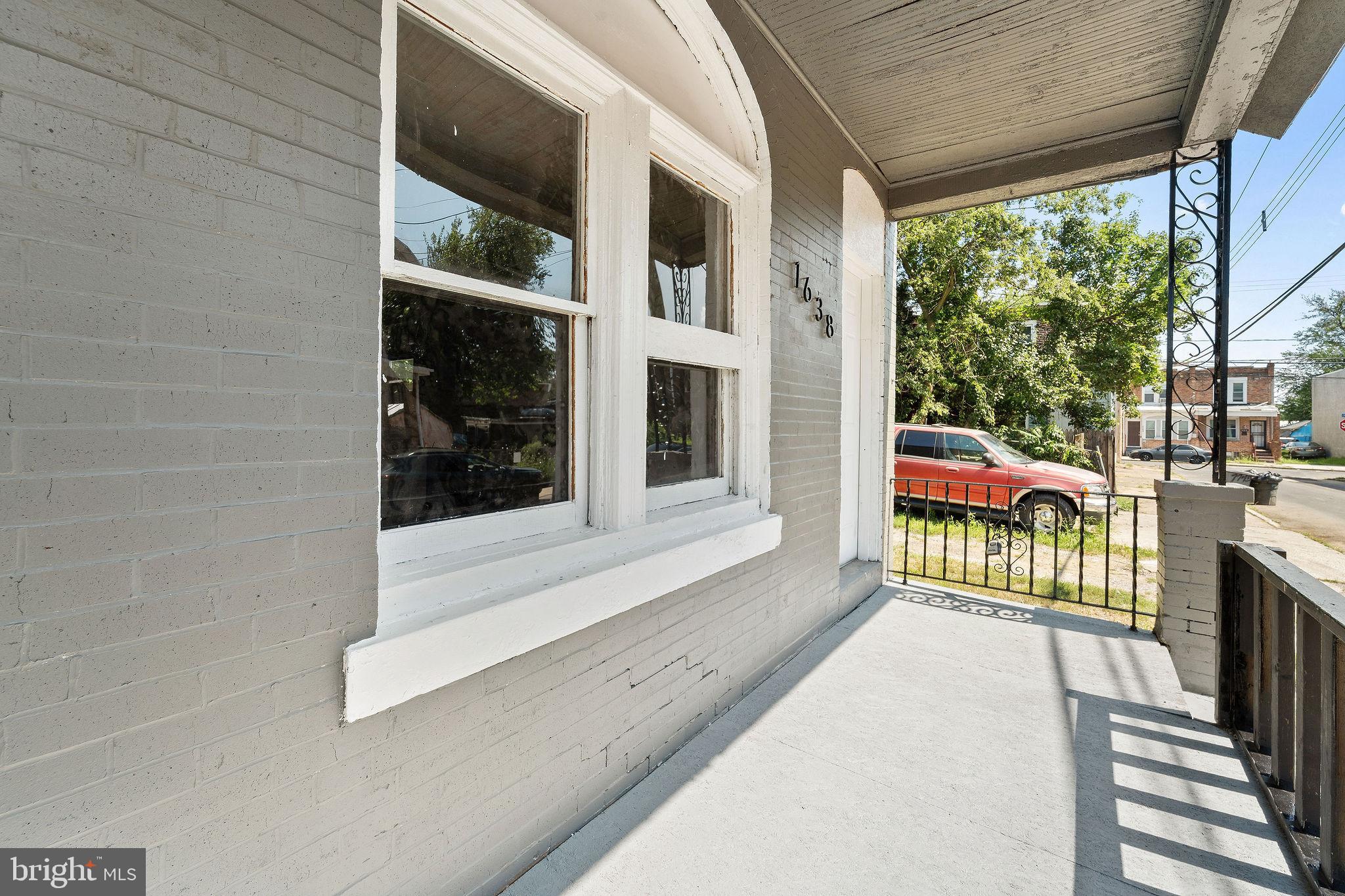 1638 PULASKI STREET