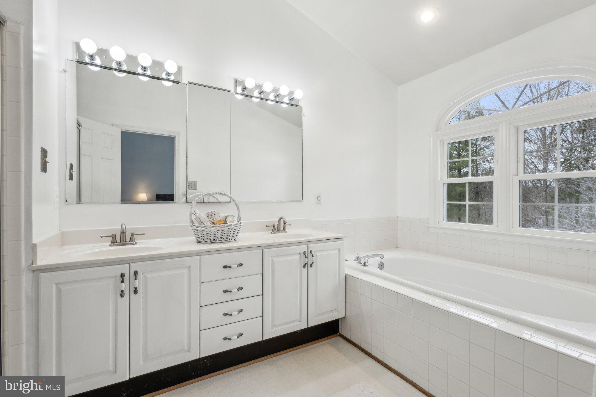 MIDDLEFORD - Residential