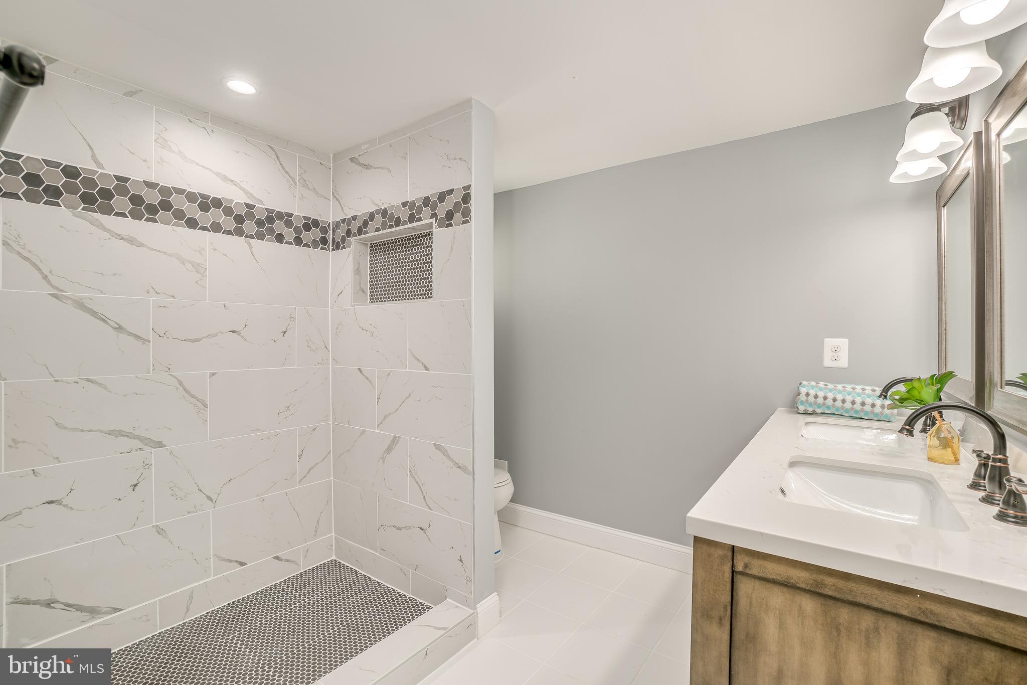 ELKRIDGE TOWN CENTER - Residential