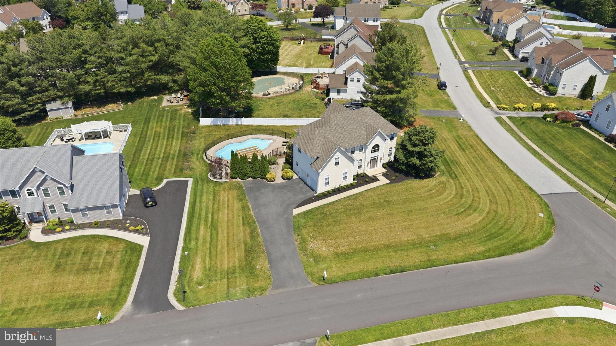 112 SWEETHOLLOW DRIVE