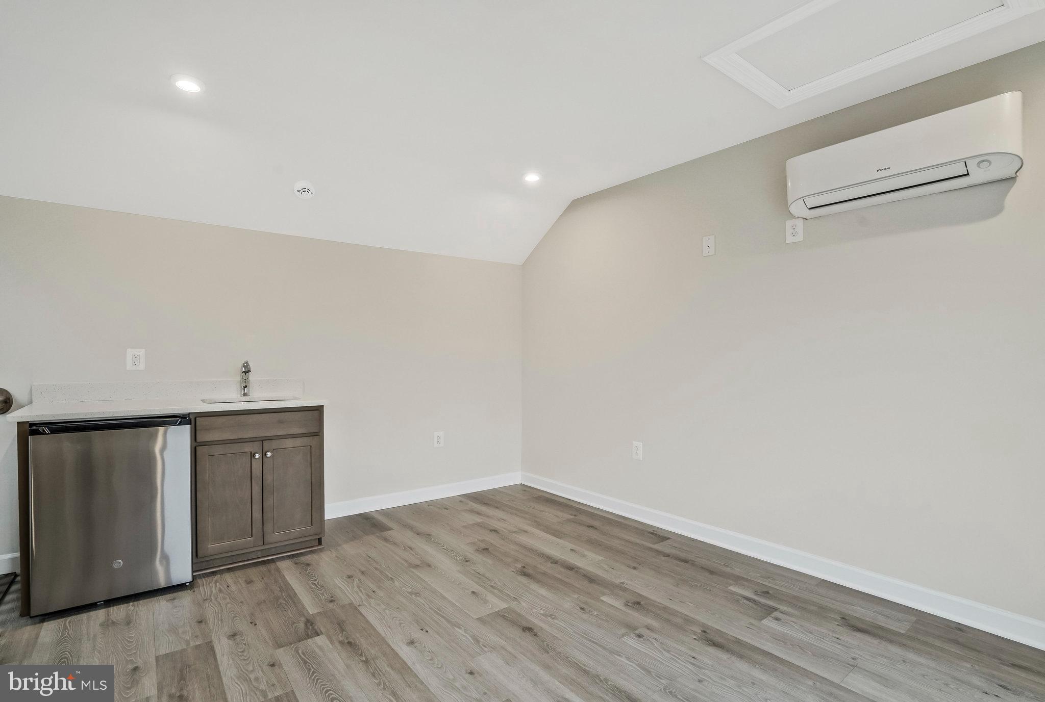 NORTH HILL - Residential Lease