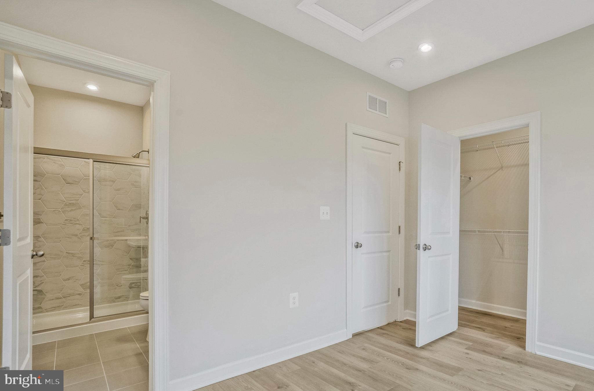 NORTH HILL - Residential Lease