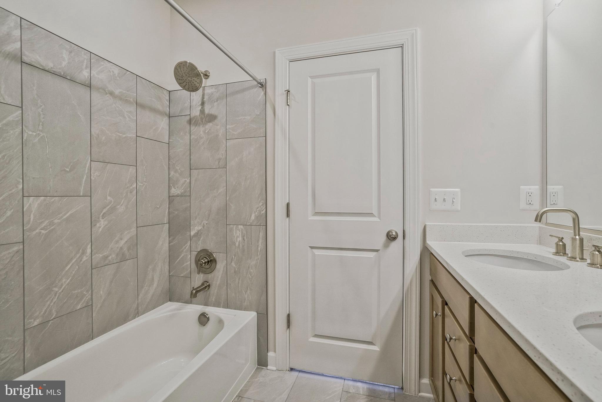 NORTH HILL - Residential Lease