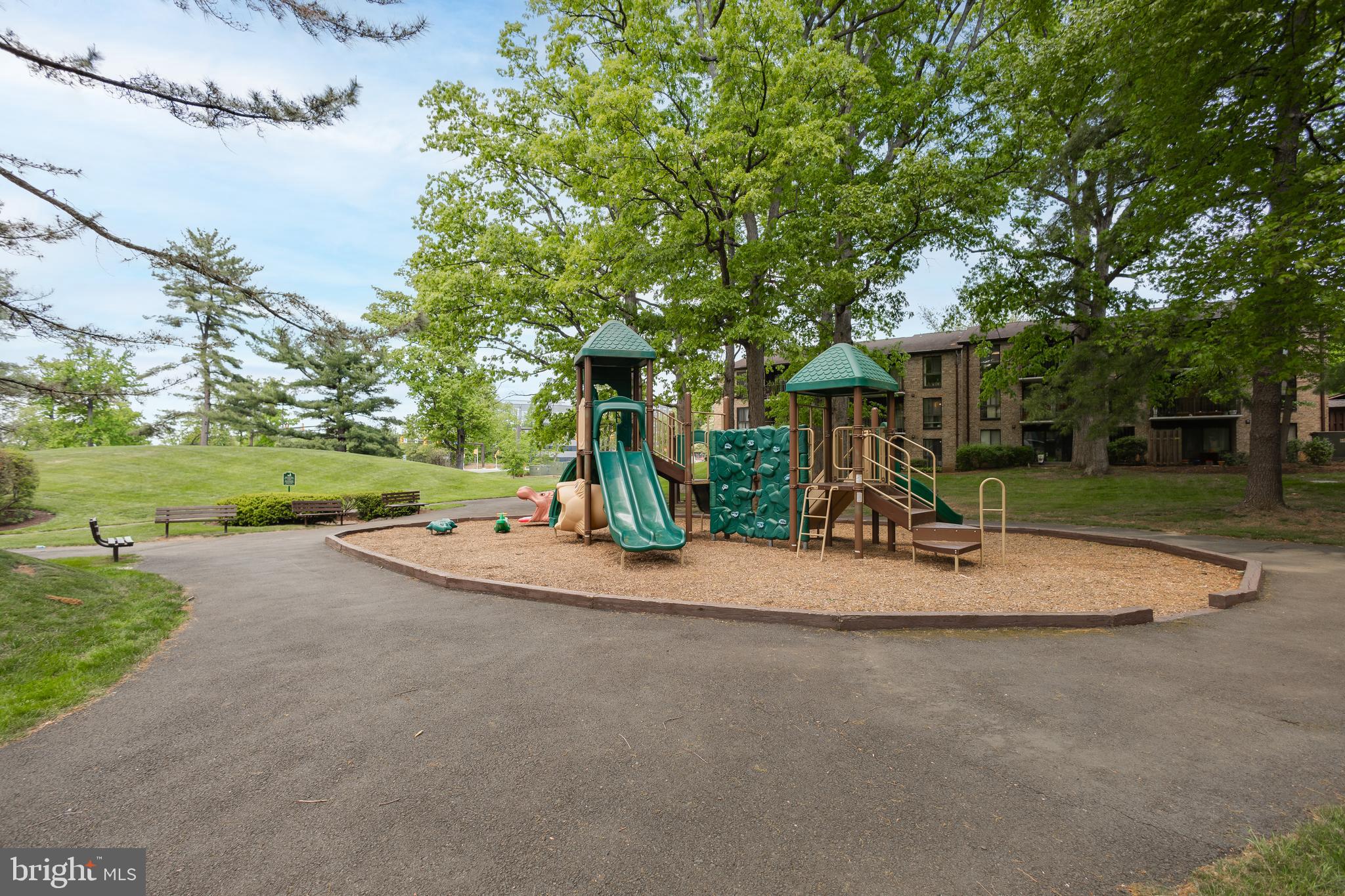 SOUTHGATE CONDO - Residential