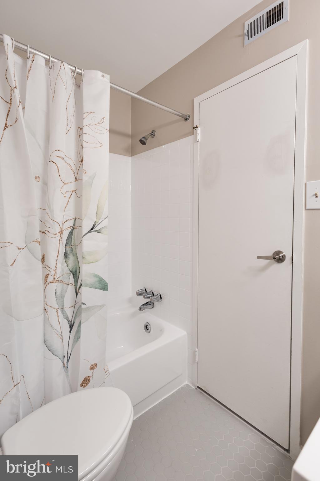 SOUTHGATE CONDO - Residential