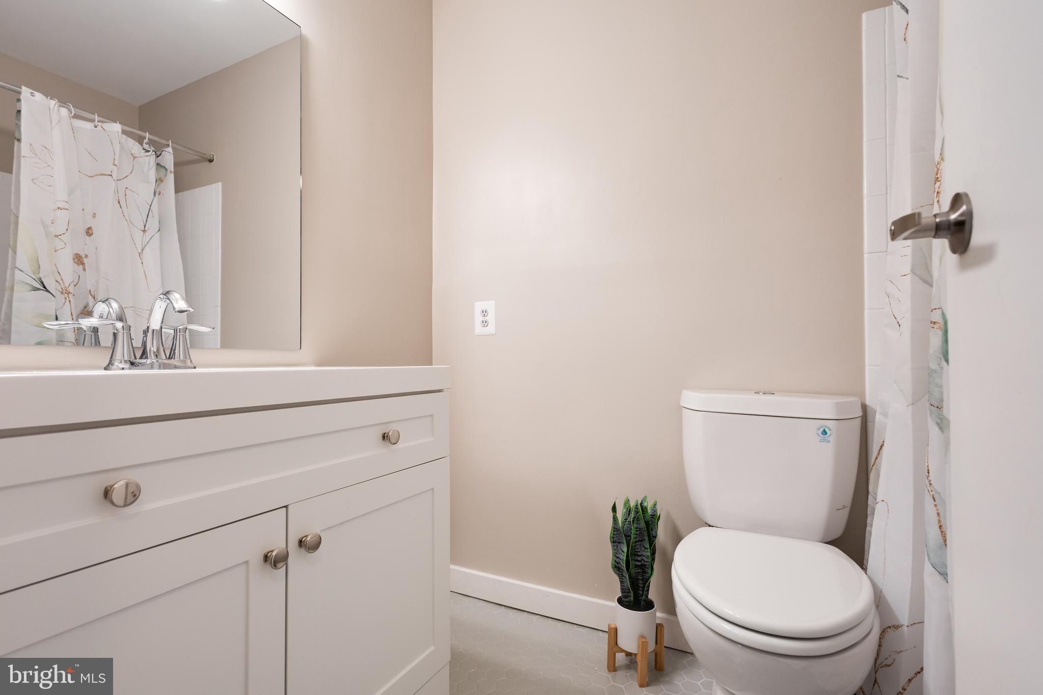 SOUTHGATE CONDO - Residential