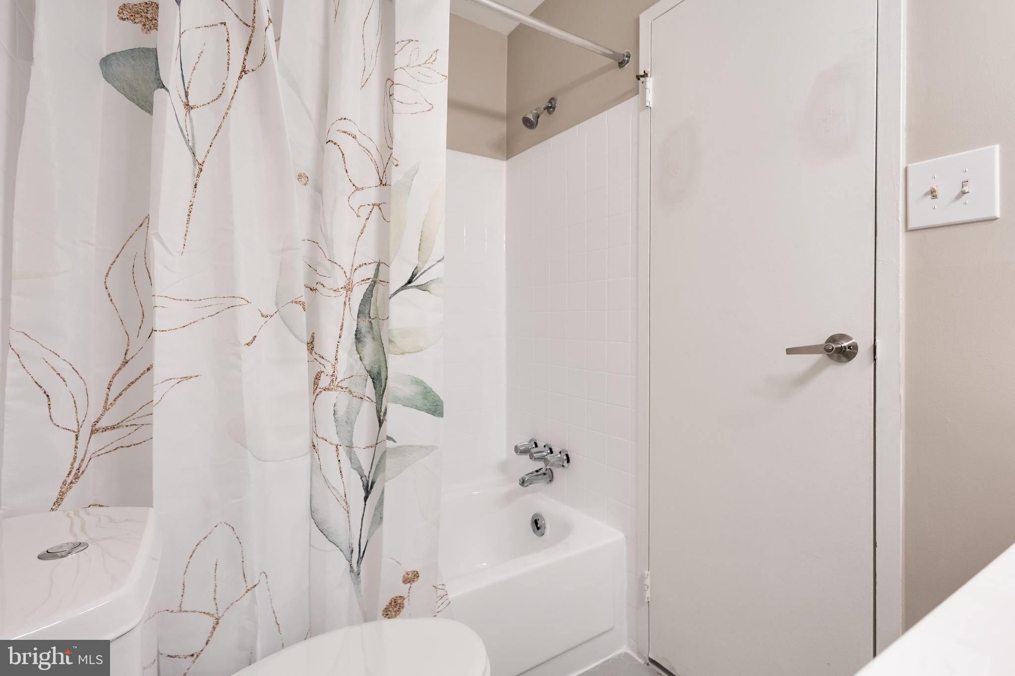 SOUTHGATE CONDO - Residential