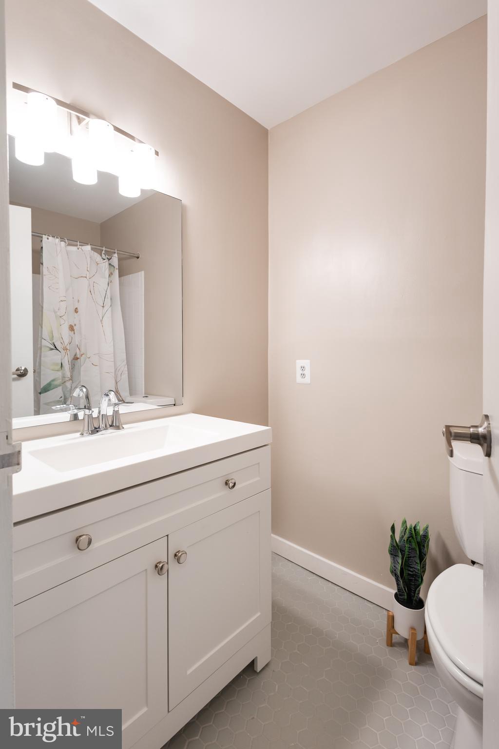 SOUTHGATE CONDO - Residential