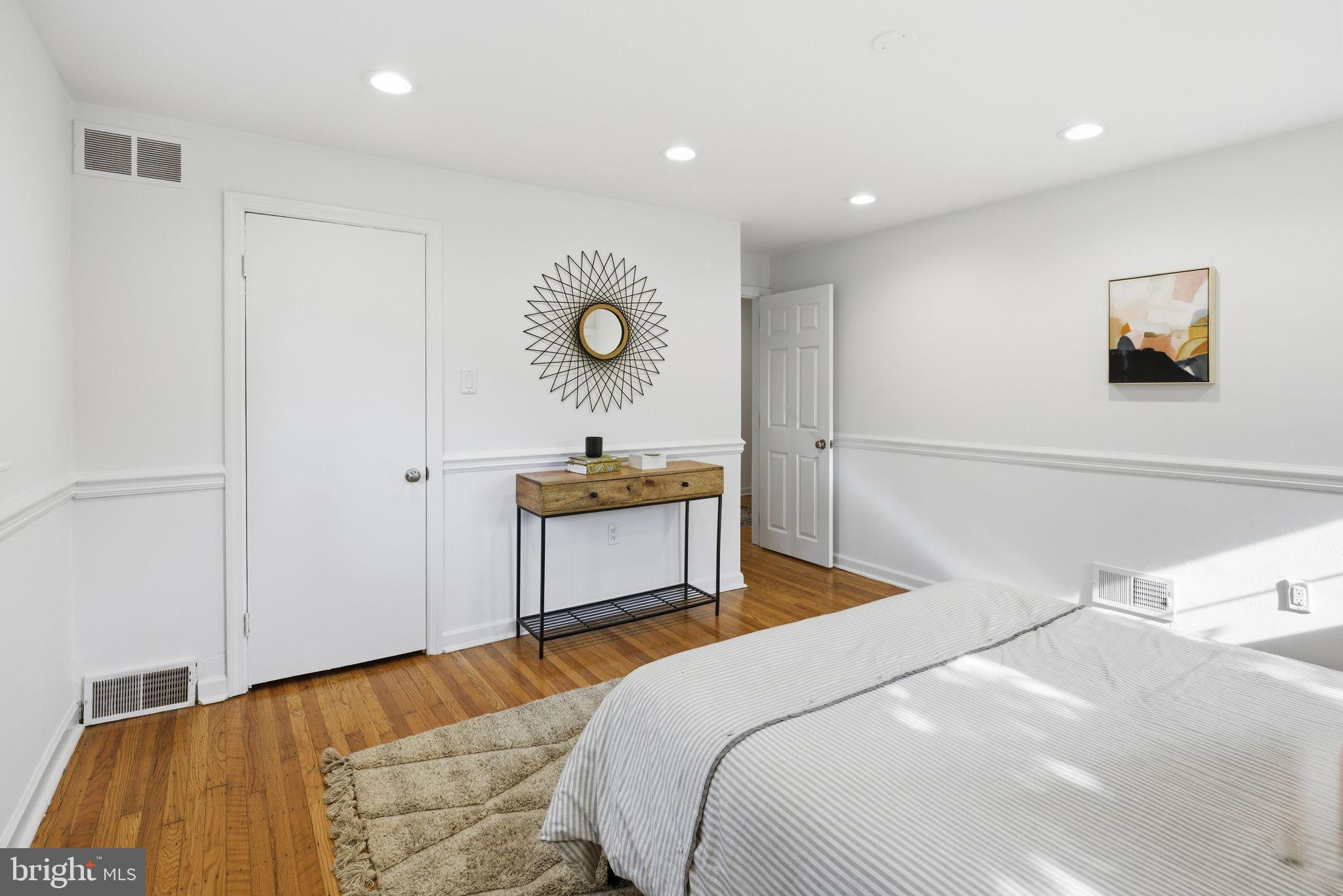 SOUTH WAYNE - Residential